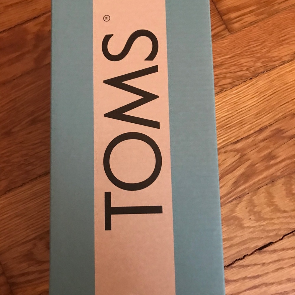 TOMS slippers